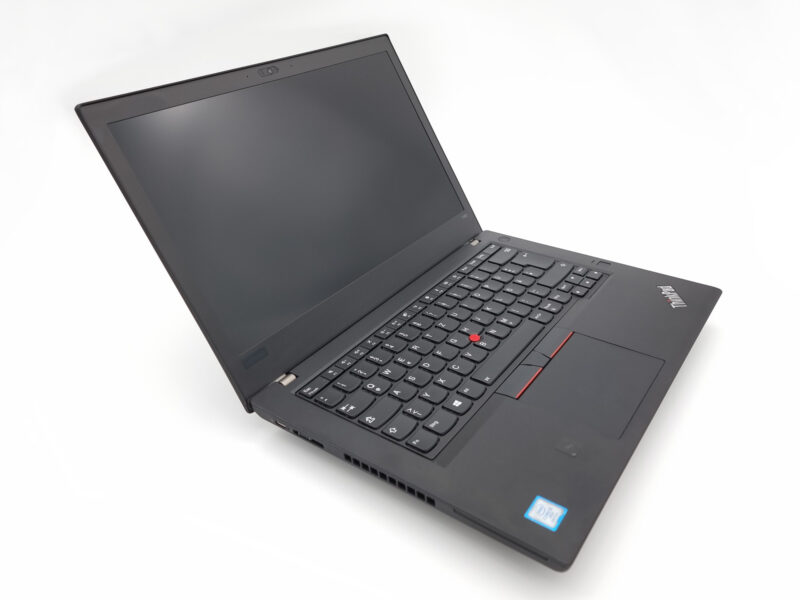 Seitliche Ansicht des Lenovo ThinkPad T480 mit geöffnetem Display und sichtbarer Tastatur im klassischen ThinkPad-Stil.