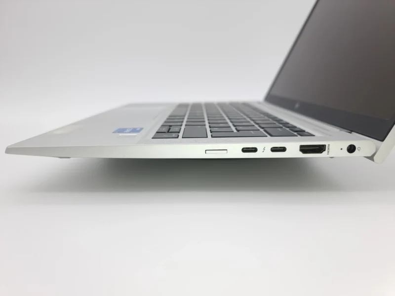 HP Elitebook 830G8 mit HDMI, USB-C, Thunderbolt und Ladeanschluss